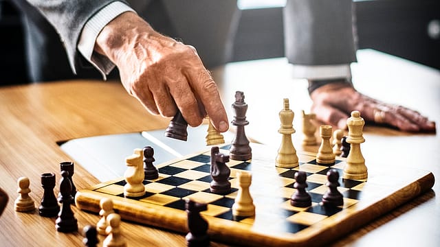 How to maintain a balance between risks and profitability How to maintain a balance between risks and profitability