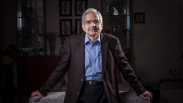 RBI governor warns NBFCs pursuing ‘growth at any cost’ RBI governor warns NBFCs pursuing ‘growth at any cost’