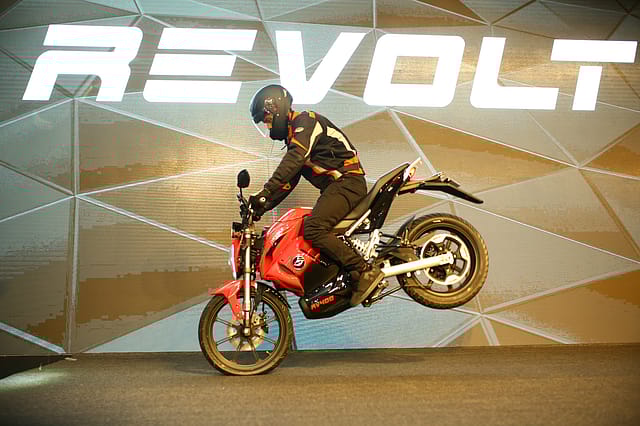 India gets its first fully electric smart bike