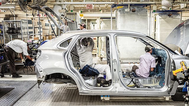 Govt extends auto PLI scheme by a year, mulls quarterly incentives Govt extends auto PLI scheme by a year, mulls quarterly incentives