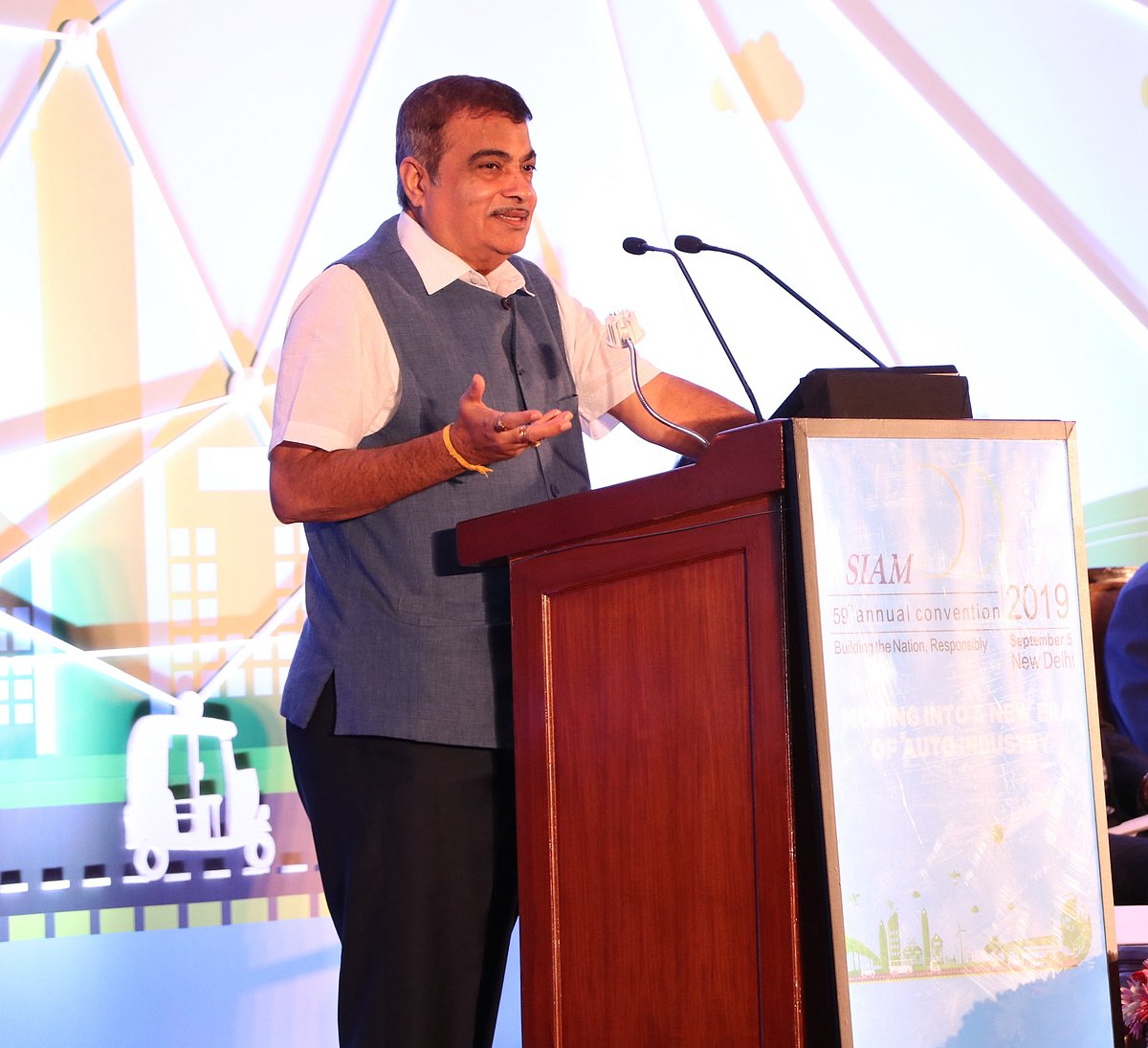 No plan to ban petrol and diesel cars: Nitin Gadkari 