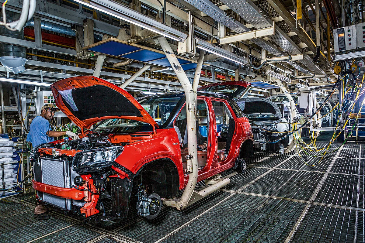 Maruti Suzuki sold a total of 5,17,395 vehicles during the quarter.