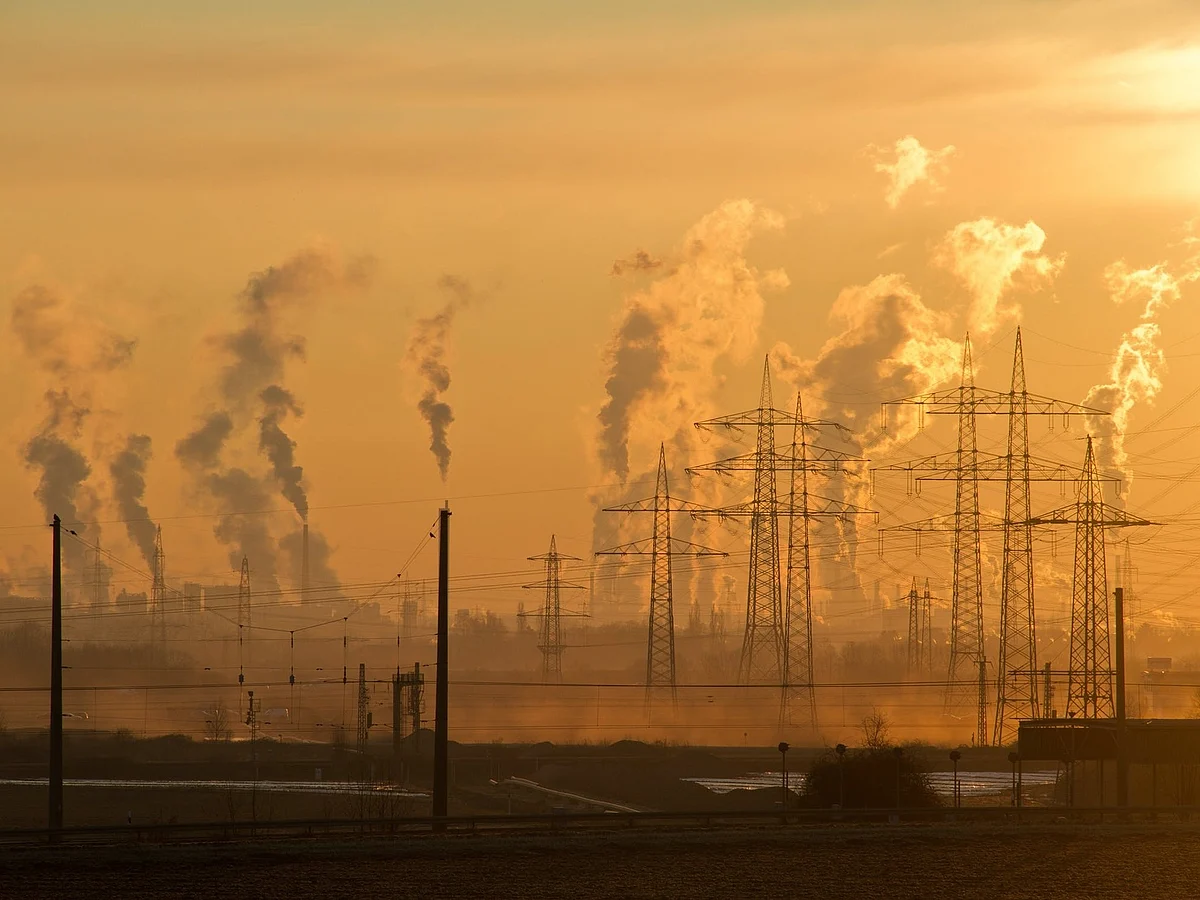 <a href="https://www.pexels.com/@pixabay?utm_content=attributionCopyText&amp;utm_medium=referral&amp;utm_source=pexels">Pixabay</a> from <a href="https://www.pexels.com/photo/air-air-pollution-climate-change-dawn-221012/?utm_content=attributionCopyText&amp;utm_medium=referral&amp;utm_source=pexels">Pexels</a>