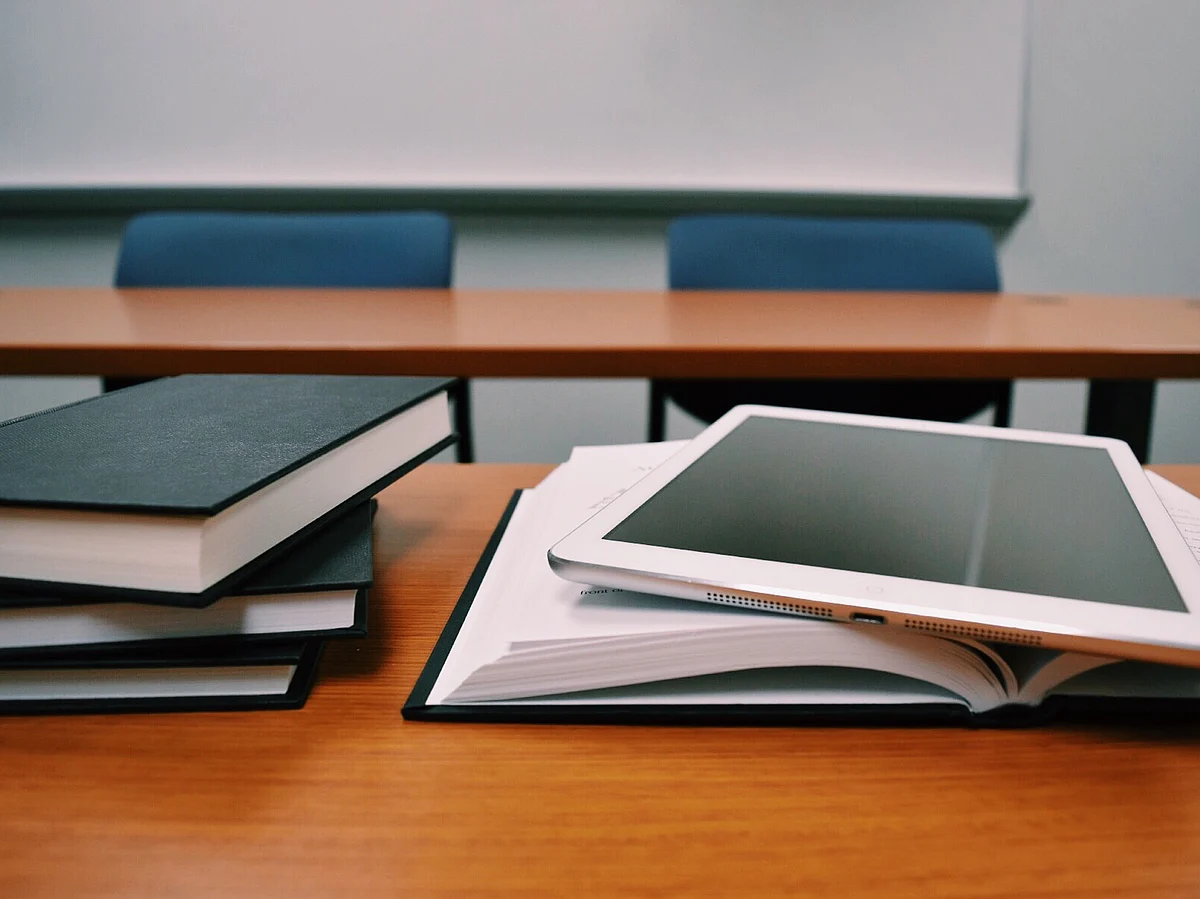 <a href="https://www.pexels.com/@pixabay?utm_content=attributionCopyText&amp;utm_medium=referral&amp;utm_source=pexels">Pixabay</a> from <a href="https://www.pexels.com/photo/books-classroom-close-up-college-289737/?utm_content=attributionCopyText&amp;utm_medium=referral&amp;utm_source=pexels">Pexels</a>