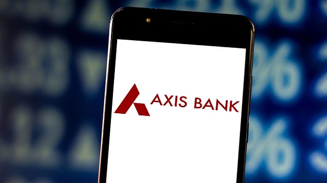 Axis Bank, Max Life to explore strategic tie-up Axis Bank, Max Life to explore strategic tie-up
