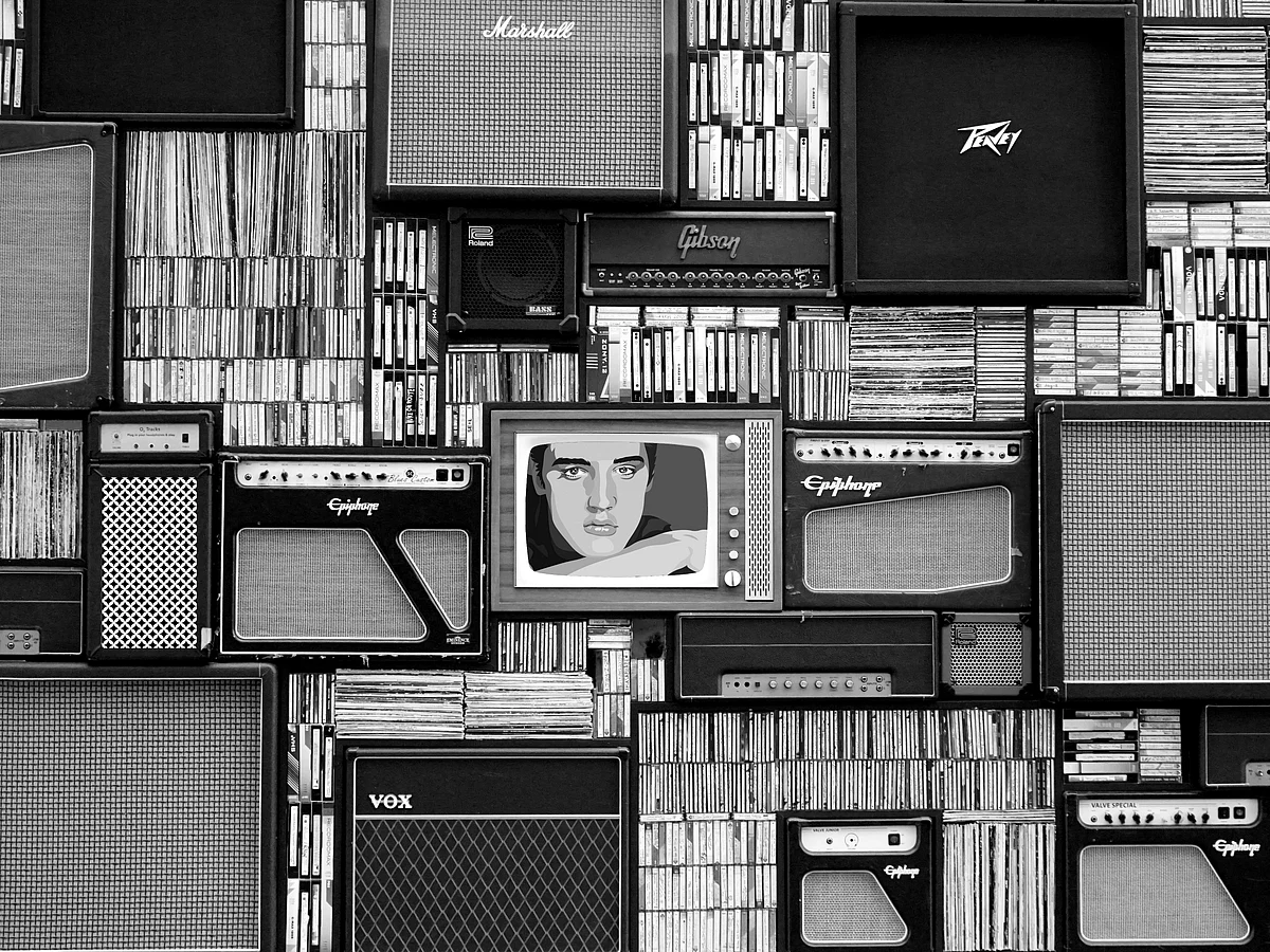<a href="https://www.pexels.com/@mikebirdy?utm_content=attributionCopyText&amp;utm_medium=referral&amp;utm_source=pexels">Mike</a> from <a href="https://www.pexels.com/photo/acoustic-amplifier-artist-audio-114820/?utm_content=attributionCopyText&amp;utm_medium=referral&amp;utm_source=pexels">Pexels</a>