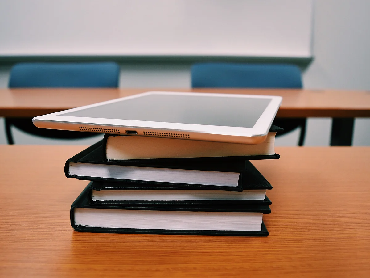 <a href="https://www.pexels.com/@pixabay?utm_content=attributionCopyText&amp;utm_medium=referral&amp;utm_source=pexels">Pixabay</a> from <a href="https://www.pexels.com/photo/books-classroom-college-desk-289738/?utm_content=attributionCopyText&amp;utm_medium=referral&amp;utm_source=pexels">Pexels</a>