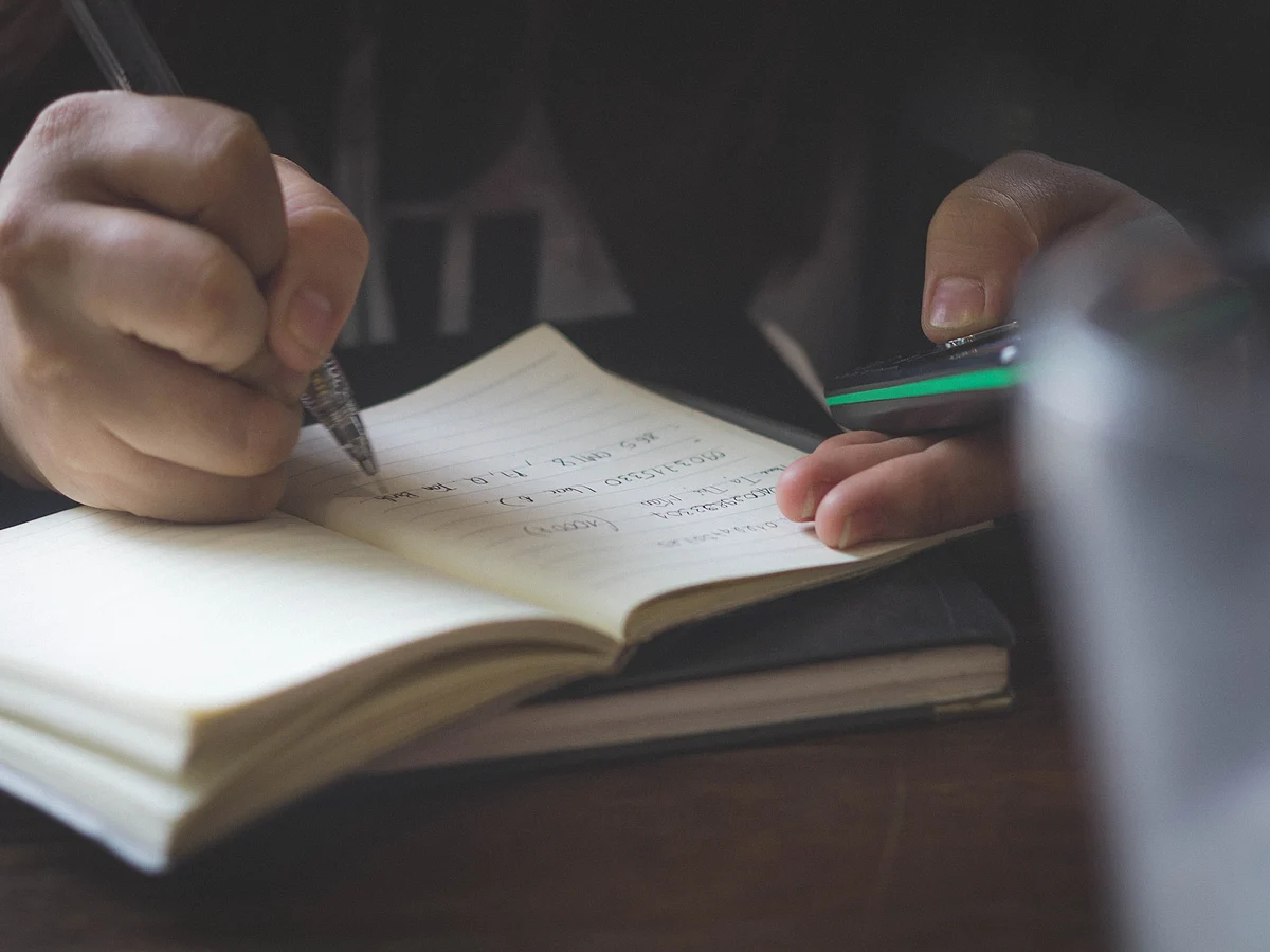 <a href="https://www.pexels.com/@nguyendesigner?utm_content=attributionCopyText&amp;utm_medium=referral&amp;utm_source=pexels">Nguyen Nguyen</a> from <a href="https://www.pexels.com/photo/adult-blur-business-close-up-239548/?utm_content=attributionCopyText&amp;utm_medium=referral&amp;utm_source=pexels">Pexels</a>