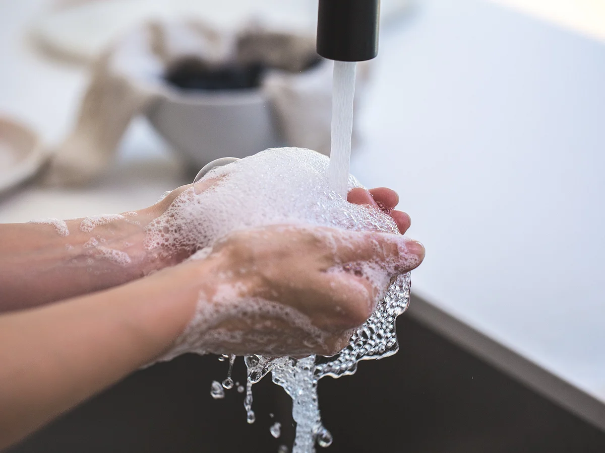 <a href="https://www.pexels.com/@burst?utm_content=attributionCopyText&amp;utm_medium=referral&amp;utm_source=pexels">Burst</a> from <a href="https://www.pexels.com/photo/person-washing-his-hand-545014/?utm_content=attributionCopyText&amp;utm_medium=referral&amp;utm_source=pexels">Pexels</a>