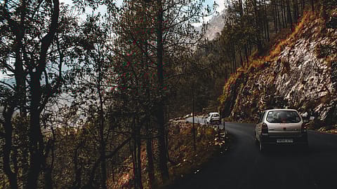 <a href="https://www.pexels.com/@yogendras31?utm_content=attributionCopyText&utm_medium=referral&utm_source=pexels">Yogendra Singh</a> from <a href="https://www.pexels.com/photo/white-cars-on-road-near-a-cliff-3337152/?utm_content=attributionCopyText&utm_medium=referral&utm_source=pexels">Pexels</a>