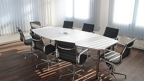 <a href="https://www.pexels.com/@pixabay?utm_content=attributionCopyText&utm_medium=referral&utm_source=pexels">Pixabay</a> from <a href="https://www.pexels.com/photo/chairs-daylight-designer-empty-416320/?utm_content=attributionCopyText&utm_medium=referral&utm_source=pexels">Pexels</a>