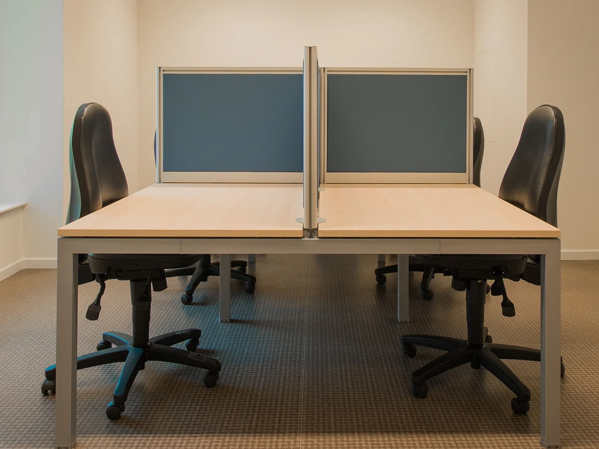 <a href="https://www.pexels.com/@pixabay?utm_content=attributionCopyText&amp;utm_medium=referral&amp;utm_source=pexels">Pixabay</a> from <a href="https://www.pexels.com/photo/business-chair-chairs-contemporary-273671/?utm_content=attributionCopyText&amp;utm_medium=referral&amp;utm_source=pexels">Pexels</a>
