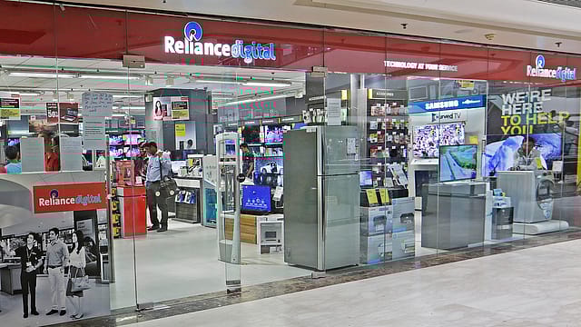 Saudi fund invests $1.3 bn in Ambani’s retail business Saudi fund invests $1.3 bn in Ambani’s retail business