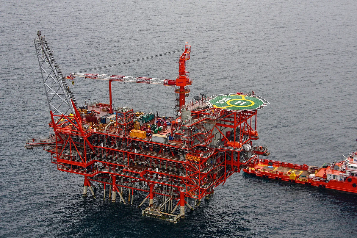 Control and raiser platform at Reliance Industries Krishna Godavari Water Basin.
