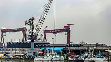 Cochin Shipyard shares fall 4% Cochin Shipyard shares fall 4%