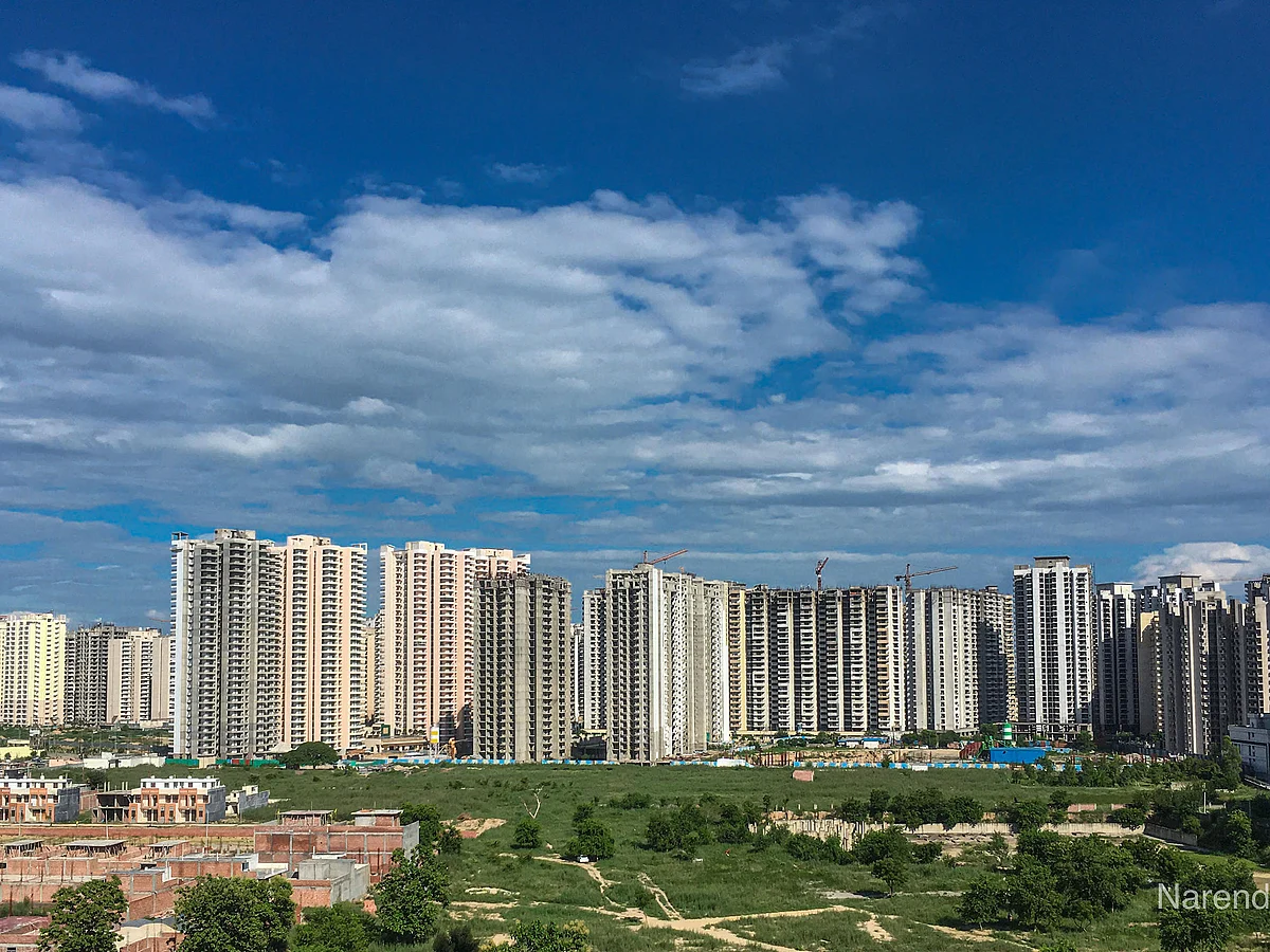 Delhi-NCR, Mumbai and Hyderabad emerged as prominent markets, accounting for nearly 90% of the total luxury housing sales across the top seven cities.
