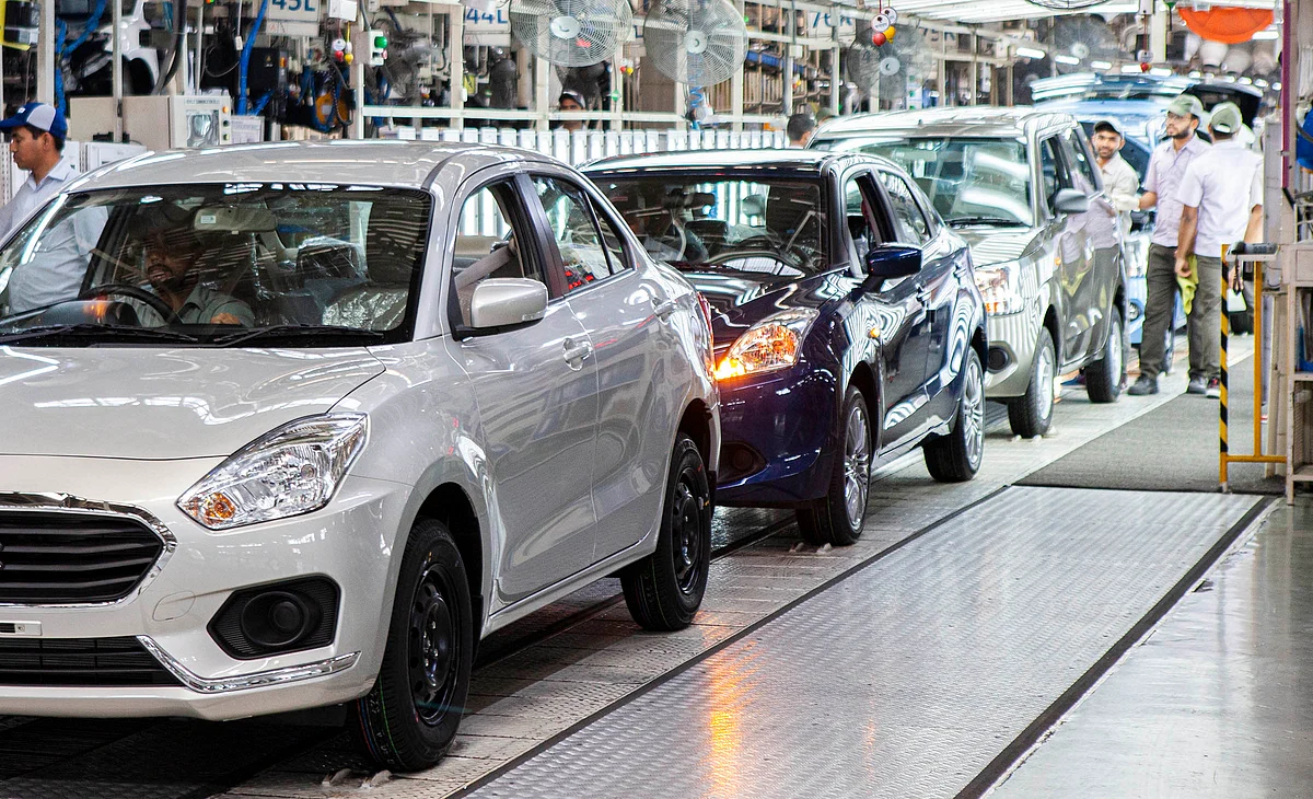 The domestic automobile wholesales surged by 1.046% to 61,16,091 units in the September quarter as against 60,52,739 units in the corresponding period of the previous year. 