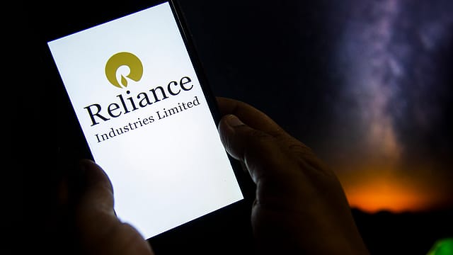 Reliance Q1 profit drops 5% to ₹15,138 crore Reliance Q1 profit drops 5% to ₹15,138 crore