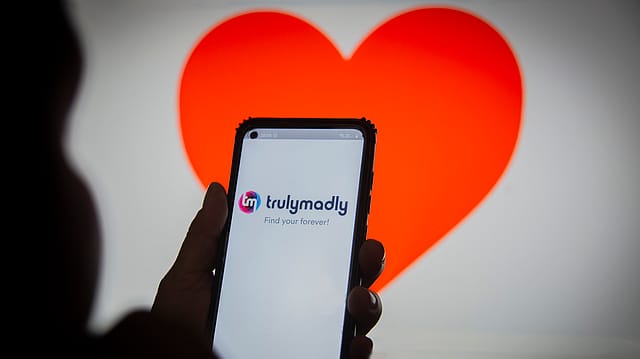 Online dating made easy; cos go local with tighter privacy