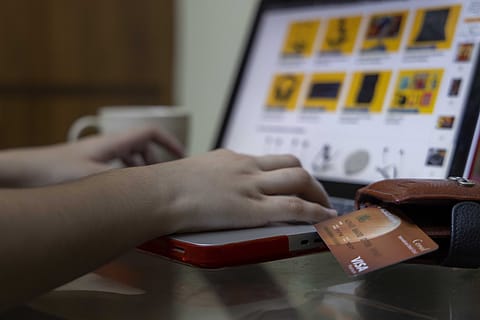 The increase in the number of credit cards is an indication of the expansion of retail borrowers in the ecosystem.