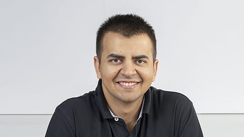 Ola Dash deploys a 'store to door' strategy, delivering items to consumers in 10 minutes.