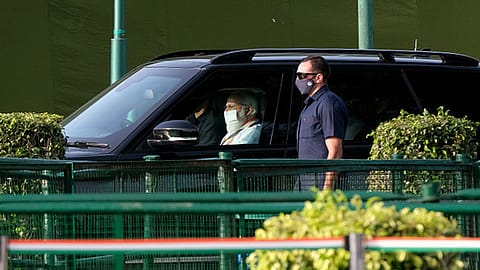 A sequence of events of the day compiled by official agencies says that cars reserved for the state DGP and chief secretary were part of the cavalcade but the officials never turned up.