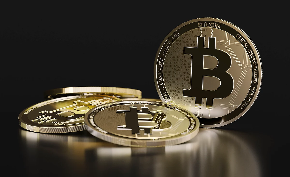 Fed's rate hike and quantitative tightening plans have prompted investors to dump high risk assets such as cryptos.