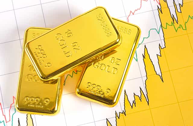 Gold returns outshine equities but investors flock to…