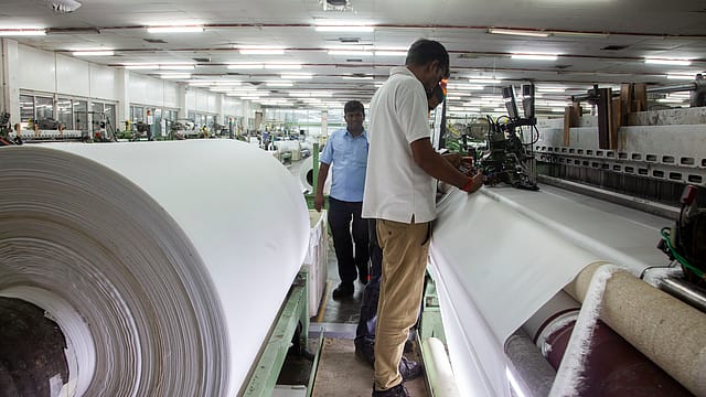 U.S. tariff hits Indian textile and apparel exporters; 50% drop in revenues, says survey U.S. tariff hits Indian textile and apparel exporters; 50% drop in revenues, says survey