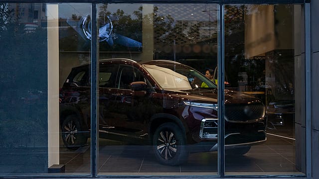 Passenger vehicle retail sales see modest growth in April; CVs decline Passenger vehicle retail sales see modest growth in April; CVs decline