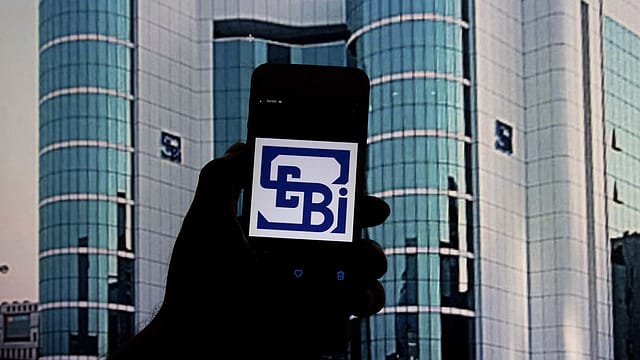 Clear ₹5 lakh penalty, interest in 15 days: SEBI to Future Enterprises Clear ₹5 lakh penalty, interest in 15 days: SEBI to Future Enterprises
