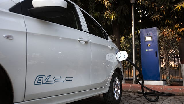 Tata Motors plans bundled offering for EVs, rooftop solar Tata Motors plans bundled offering for EVs, rooftop solar