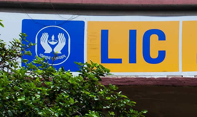 Bogus applications swamped LIC IPO