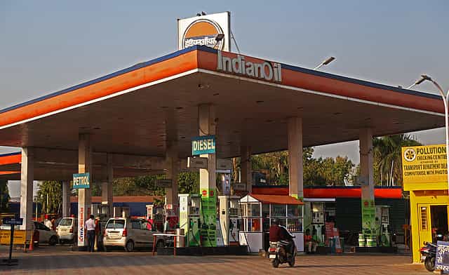 Indian Oil slips into red on lower margins, posts ₹1,993 cr loss in Q1