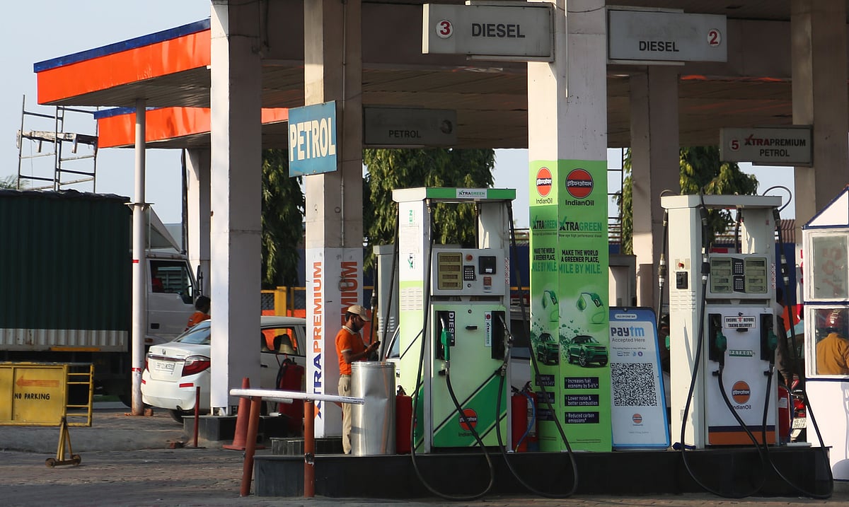 Govt sanctions ₹800 cr for oil PSUs to set up charging stations under FAME II