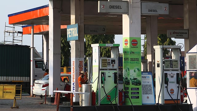 Govt sanctions ₹800 cr for oil PSUs to set up charging stations under FAME II Govt sanctions ₹800 cr for oil PSUs to set up charging stations under FAME II