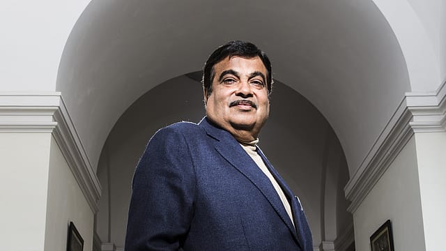 Penalty soon for not wearing seat belt in backseat: Nitin Gadkari Penalty soon for not wearing seat belt in backseat: Nitin Gadkari
