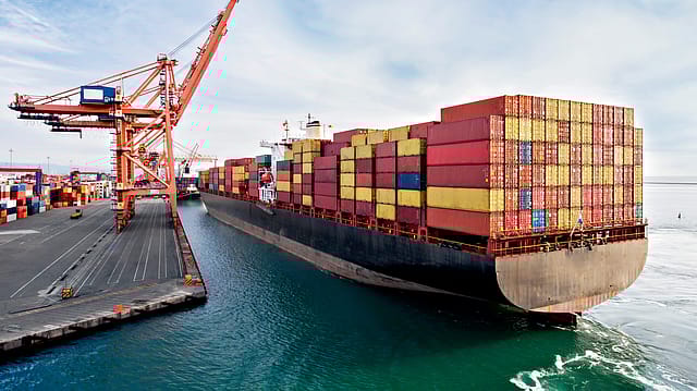 Goods exports dip 9.3%, imports up 3.2% in August Goods exports dip 9.3%, imports up 3.2% in August