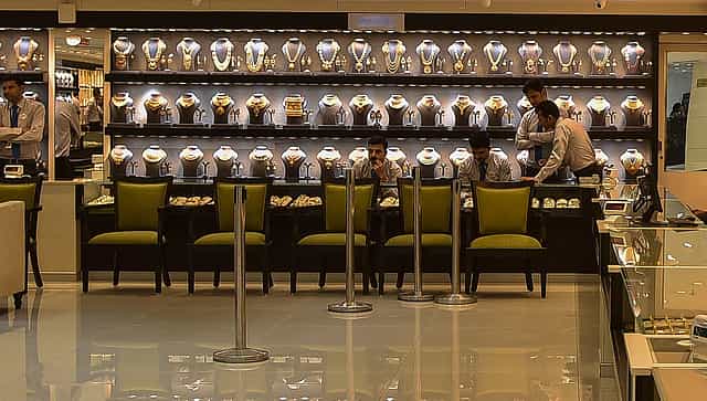 Kalyan Jewellers shares gain 9% after losing 34% in Jan so far; time to buy?