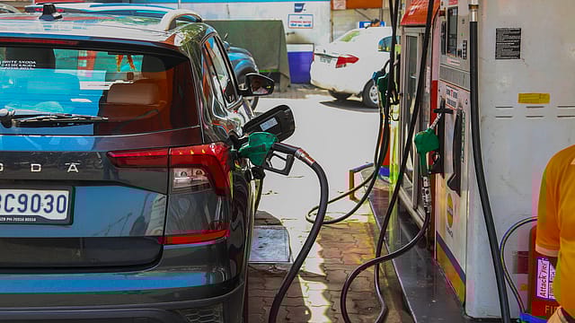 Govt says no decision on banning diesel vehicles Govt says no decision on banning diesel vehicles
