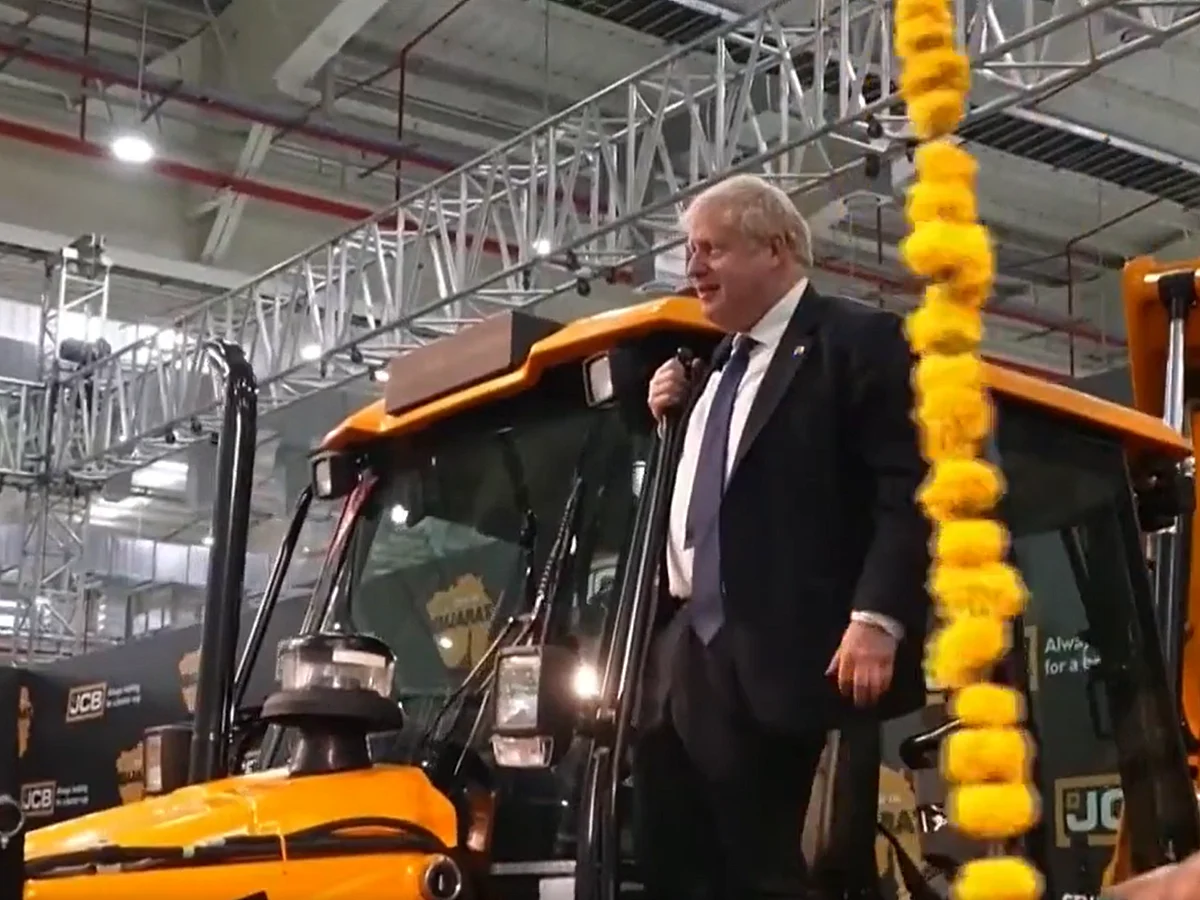 Boris Johnson inaugurated a new plant of the UK-based JCB.