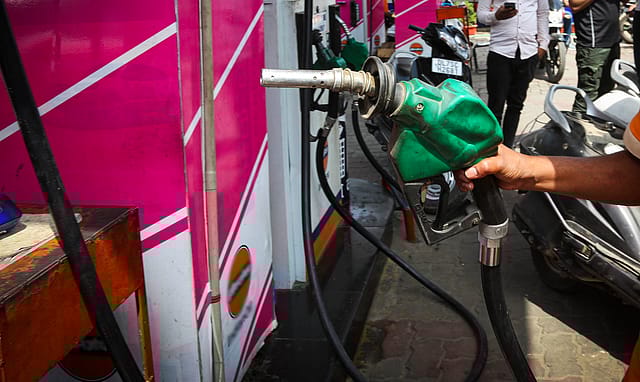 Windfall tax: Centre cuts levy on crude oil export to ₹13,000/tonne Windfall tax: Centre cuts levy on crude oil export to ₹13,000/tonne