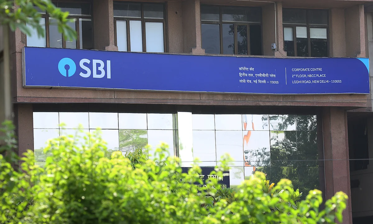
In Q4 FY24, SBI's interest income came in at ₹1,11,043 cr, up 19% YoY.
