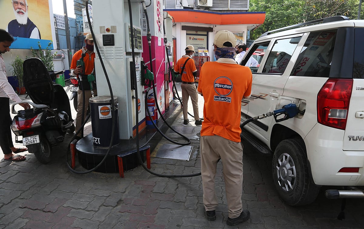 Govt hikes excise duty on fuel by ₹2; but retail prices to remain unchanged