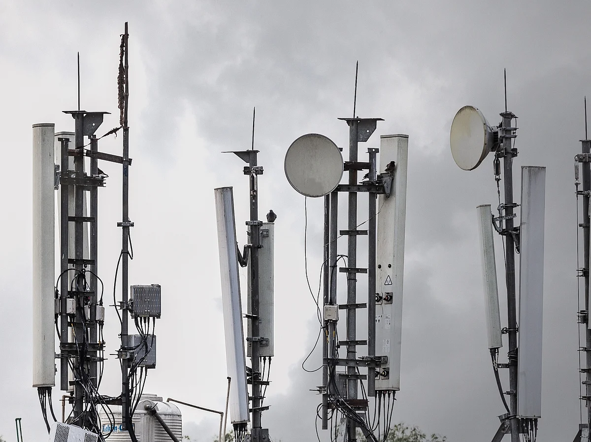 Mobile service providers had sought a 90-95% cut in spectrum prices.