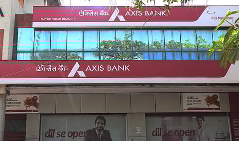 Axis Bank shares fall 6.7% to ₹1,156 on the BSE