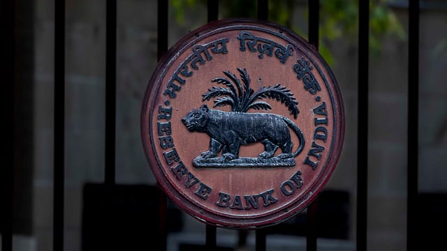 Inflation, growth concerns forced surprise rate hike: MPC minutes