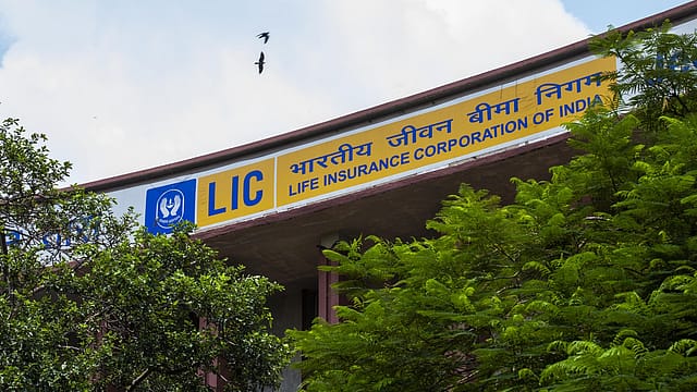 LIC market cap drops below ₹5 lakh crore mark LIC market cap drops below ₹5 lakh crore mark