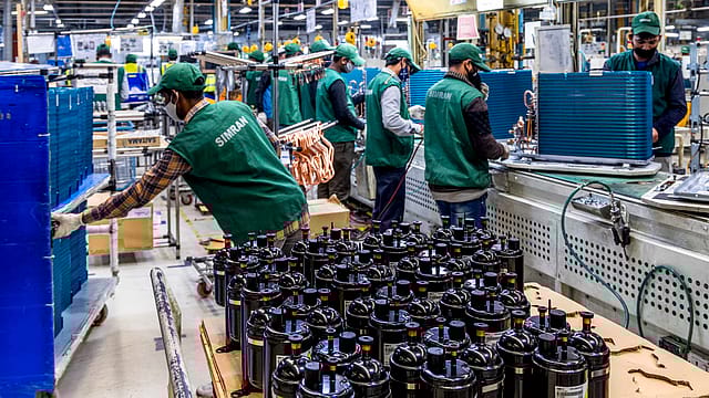 Indian manufacturing continues growth momentum amid uncertainties: FICCI survey Indian manufacturing continues growth momentum amid uncertainties: FICCI survey