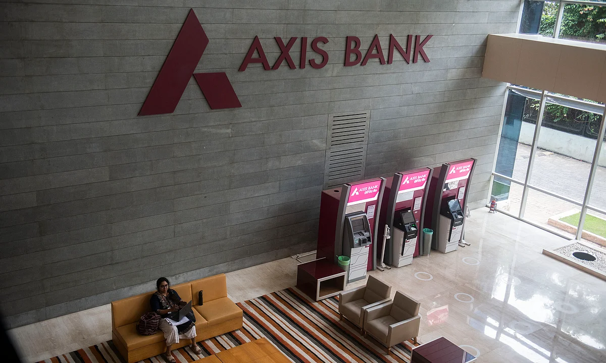 Axis Bank shares dropped 0.2% to ₹975.85 level on the BSE on Thursday 